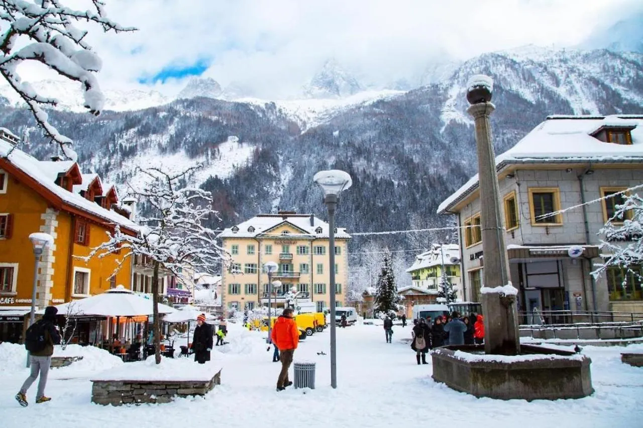 Base Camp Chamonix Vue Mont Blanc Centre Ville 0*,  France